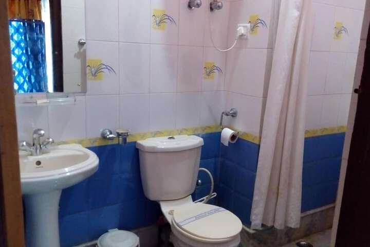 Room 25 of 44