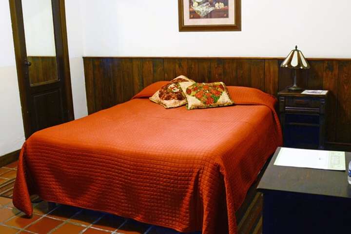 Room 15 of 34