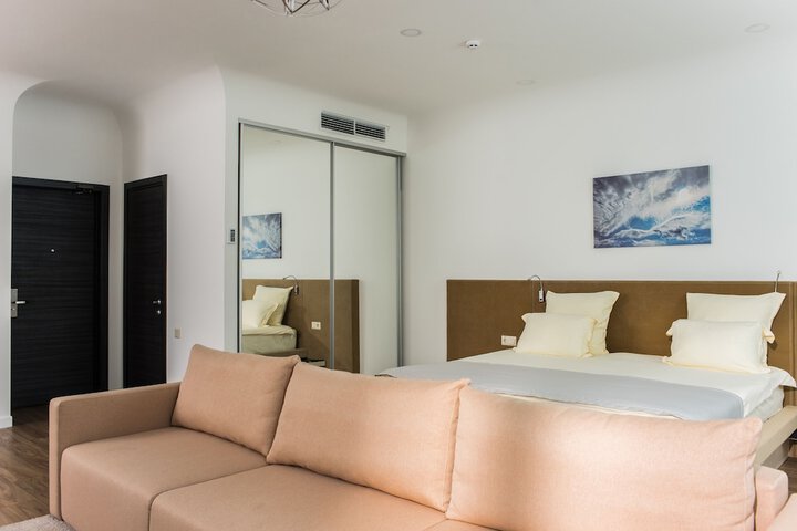 Room 28 of 61
