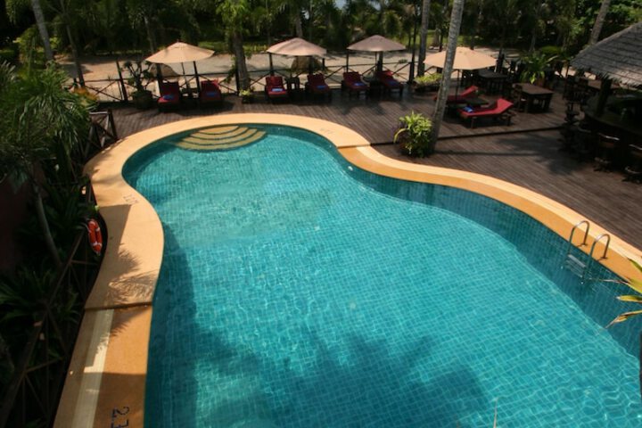 Hotel with Pool