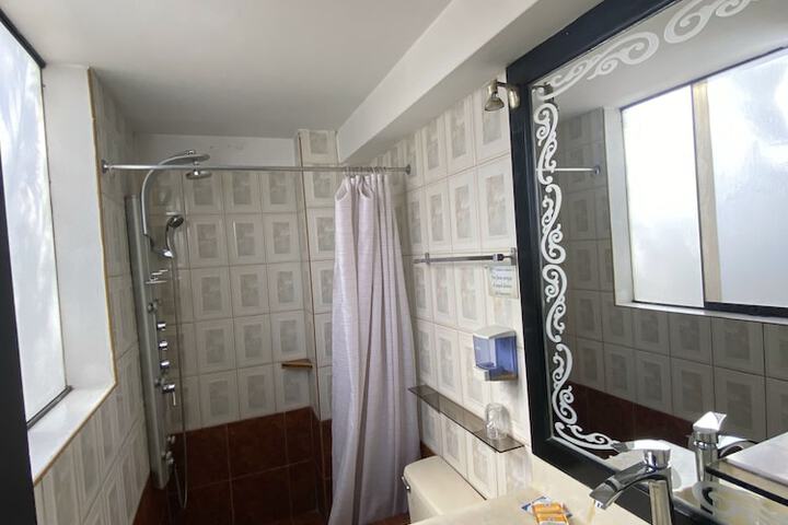Room 32 of 64