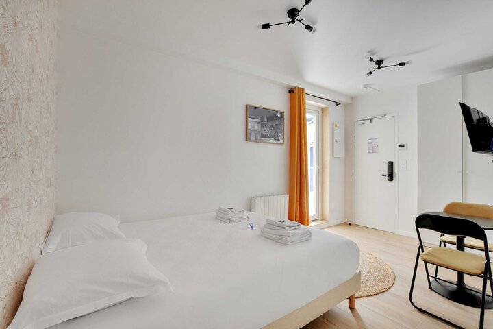 Room 25 of 92