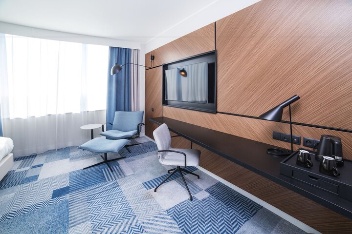 Room 16 of 68