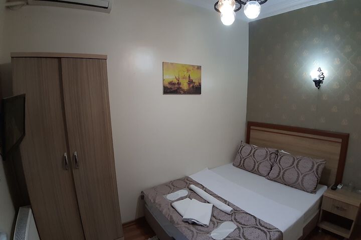 Room 9 of 123