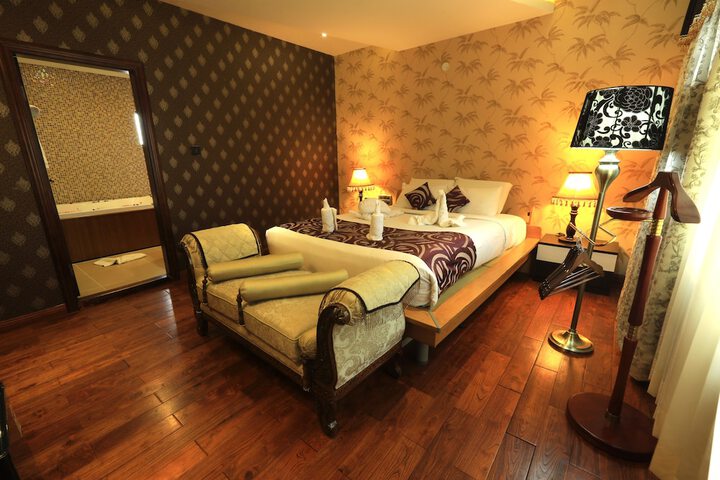 Room 17 of 74