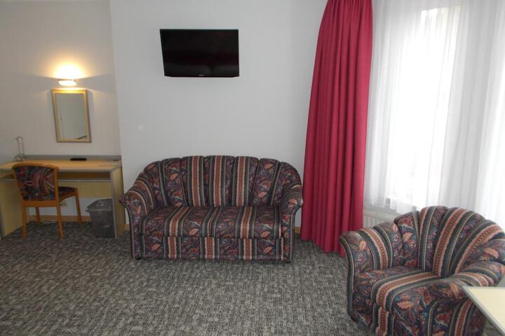 Room 11 of 44
