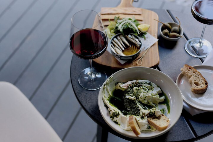 Dining 62 of 87