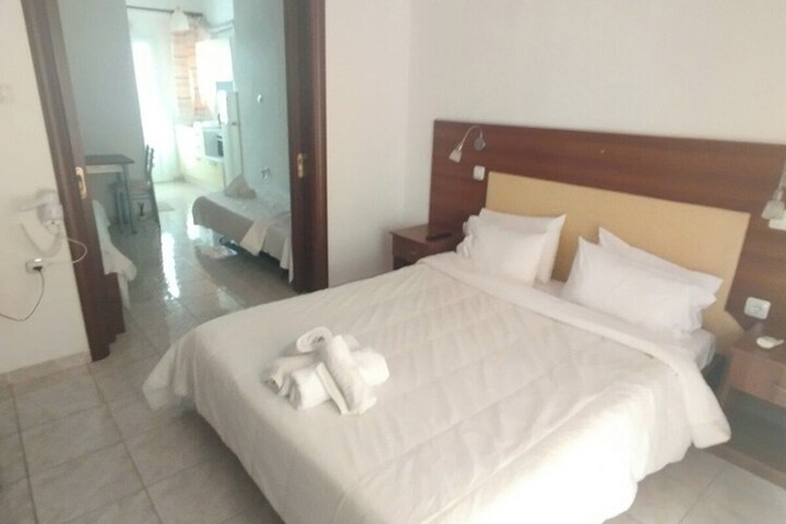 Room 6 of 71