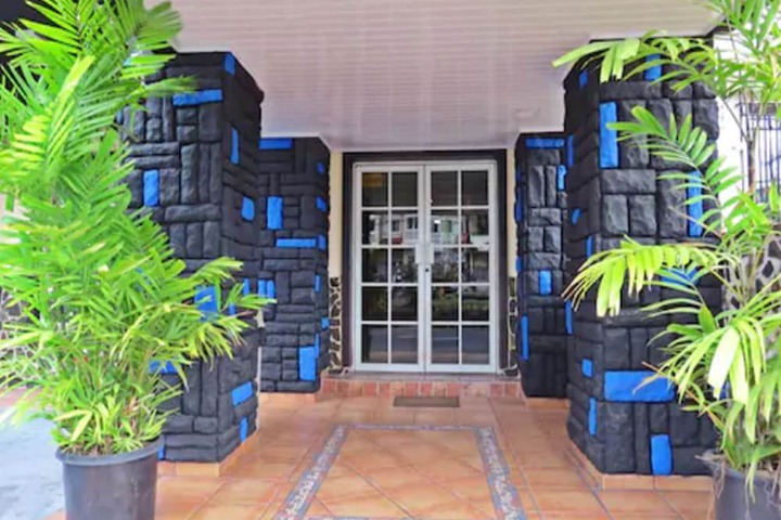 Hotel California Panama