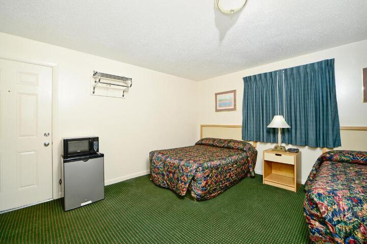 2 Double Beds (2 of 5)