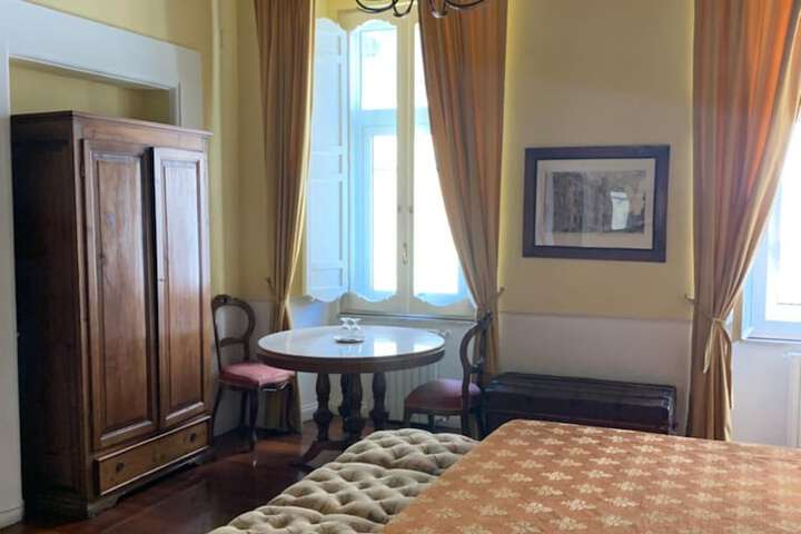 Room 28 of 44