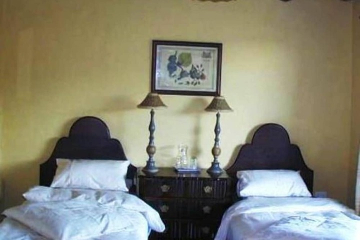 Room 4 of 38