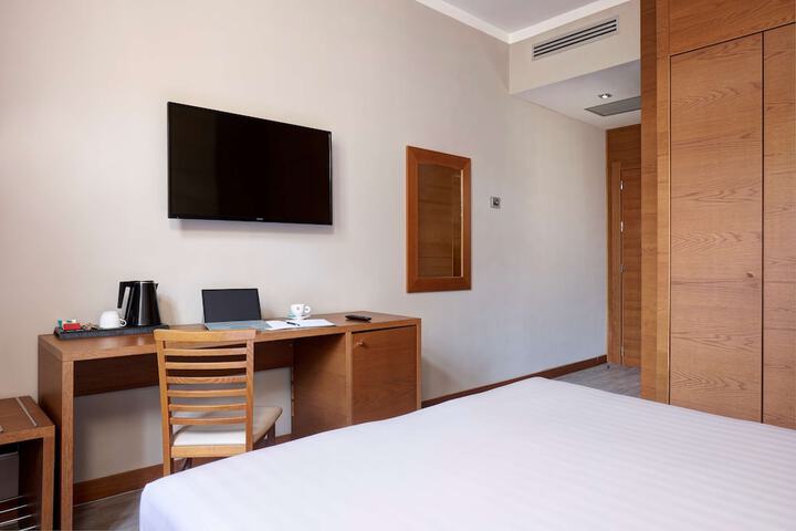 Room 21 of 74