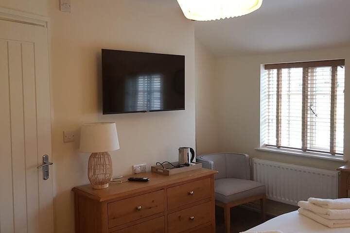 Room 6 of 11