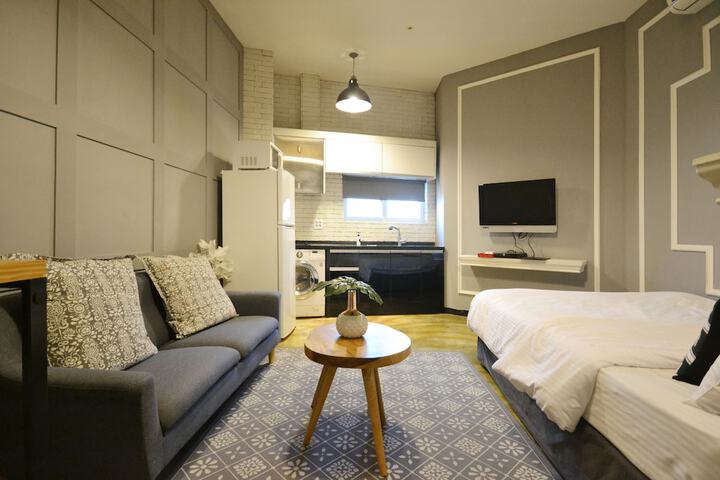 Room 11 of 114