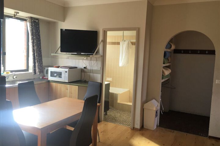 Room 5 of 42