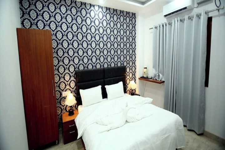 Room 15 of 51