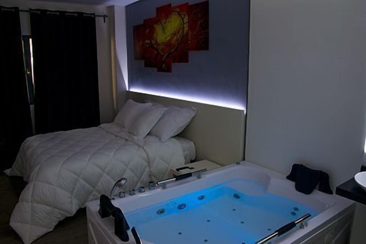 Room 15 of 40