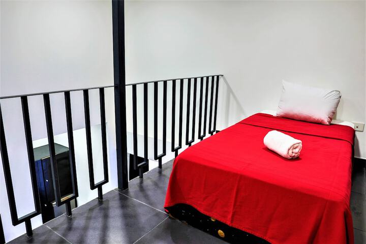 Room 26 of 120