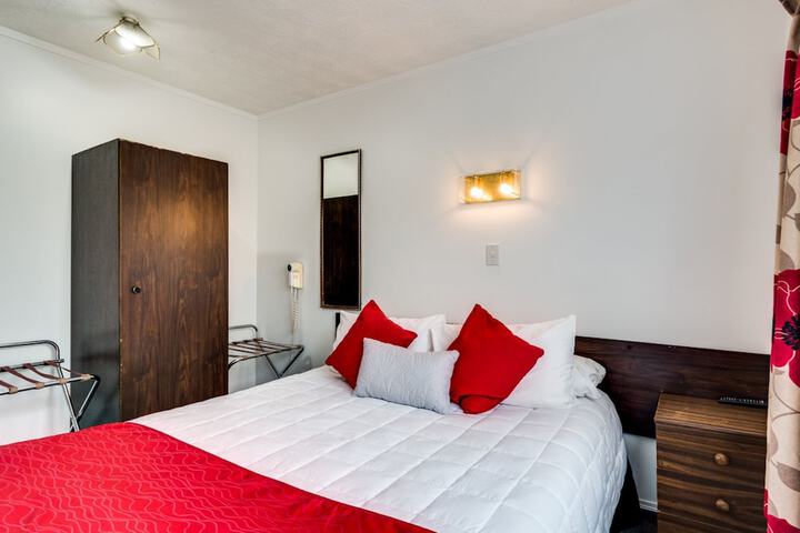 Room 21 of 48
