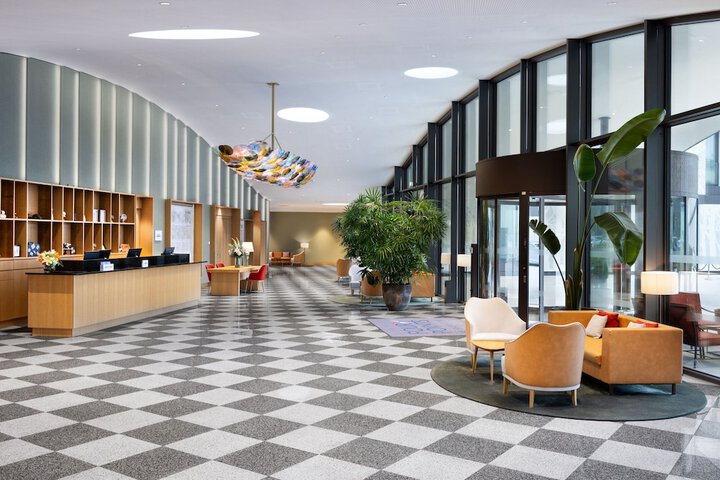 Guest Lobby