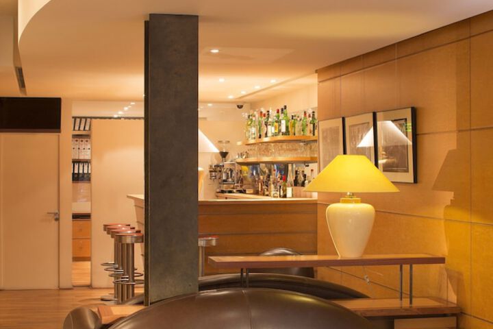 Lounge 54 of 91