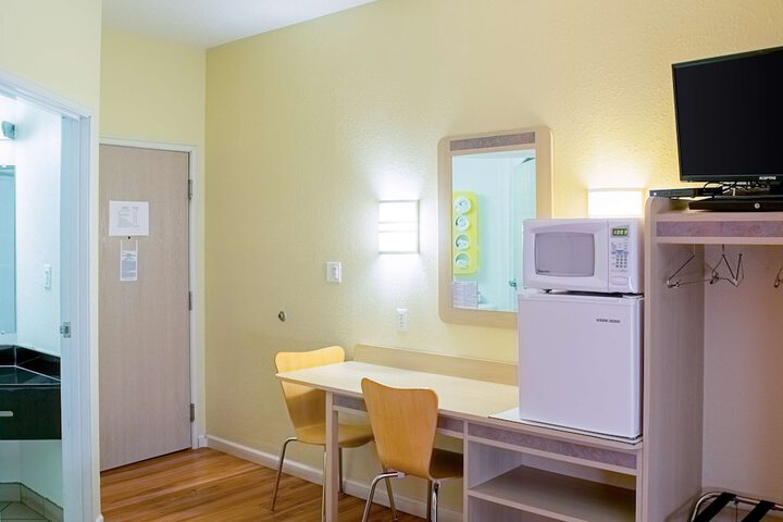 Mini-refrigerator