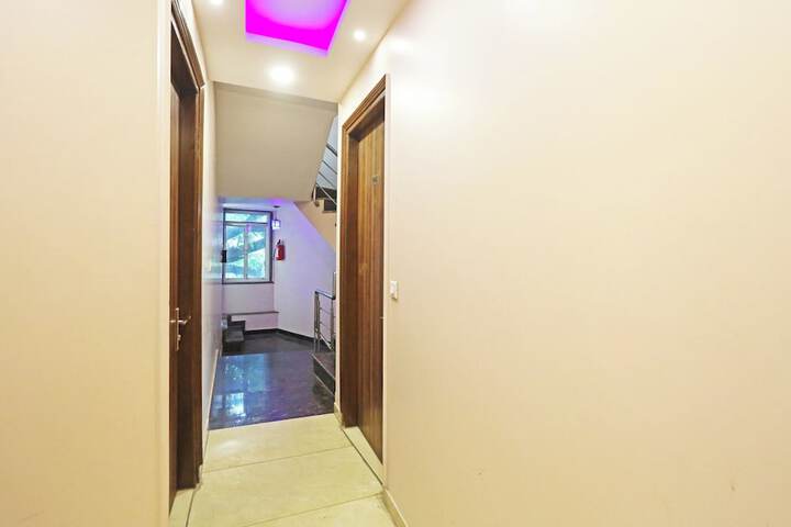 Ballroom/Hall 55 of 63