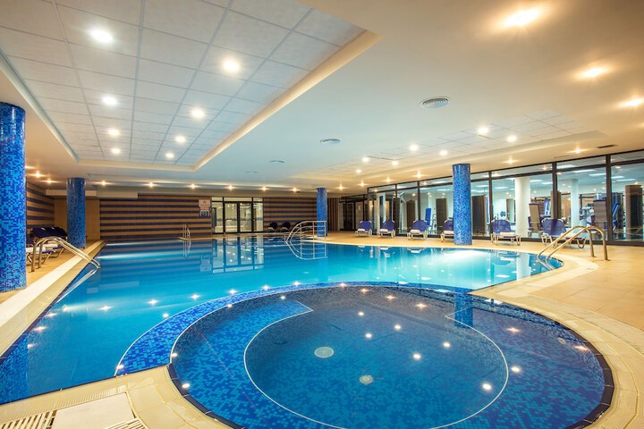 Pools & Facilities
