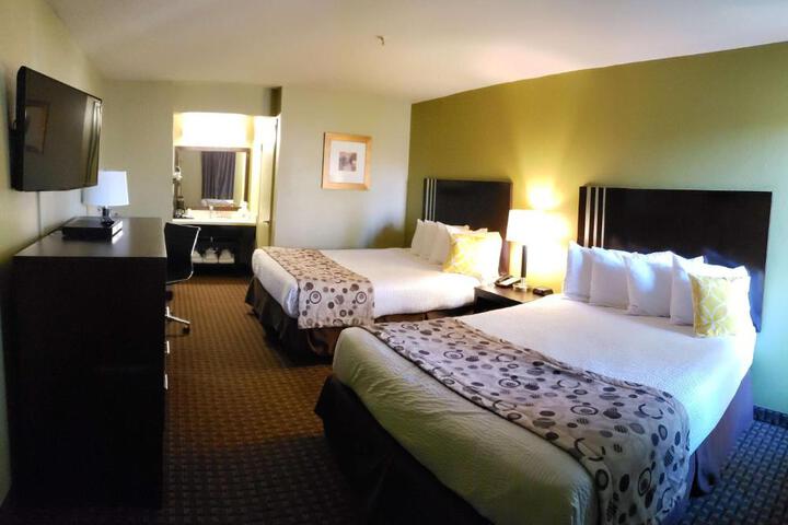 2 Queen Beds Flat Screen Television Microwave and Refrigerator High Speed Internet A (7 of 19)