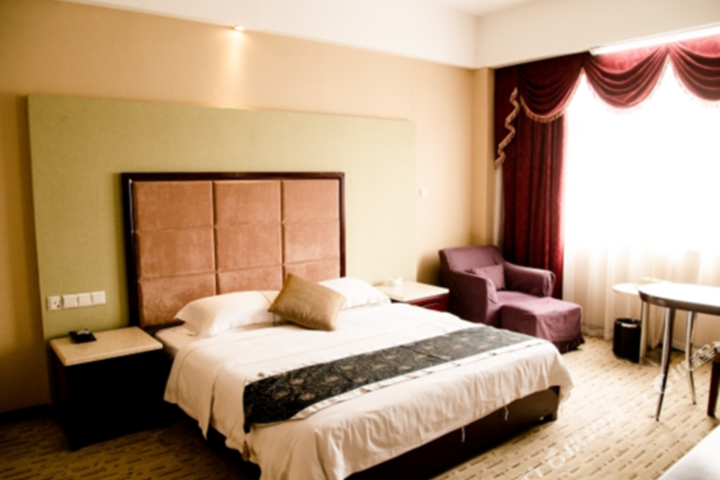Jinxuan Yijun Taoyuan Hotel