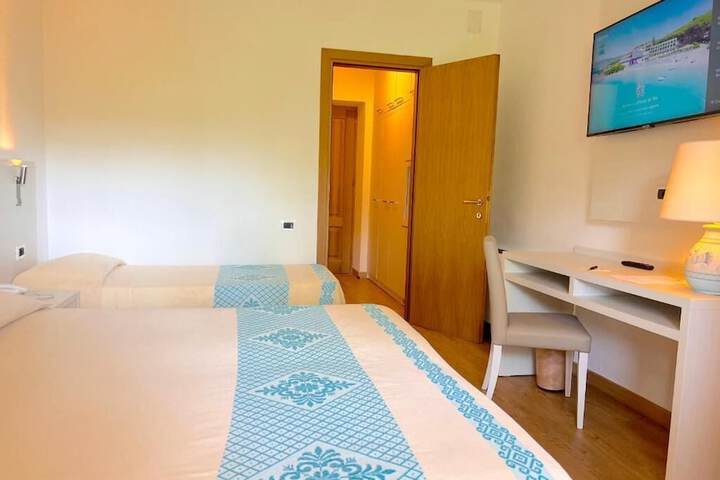 Room 32 of 145