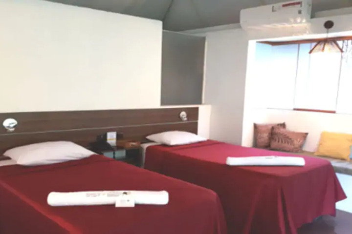 Room 5 of 10