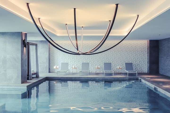 Pool 52 of 150