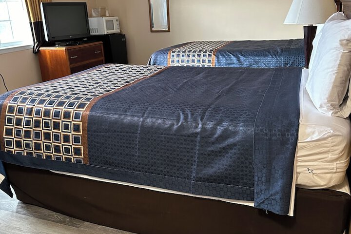 2 Double Beds (3 of 9)