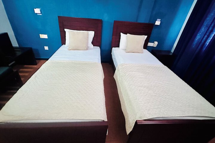 Room 37 of 62
