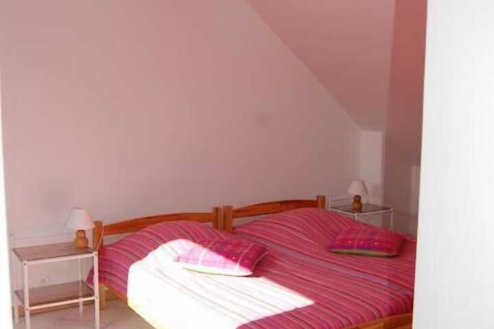 Room 5 of 12