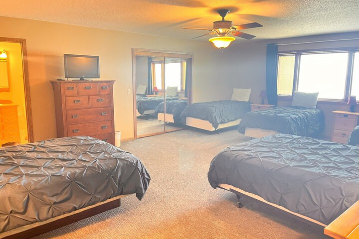Room 23 of 202