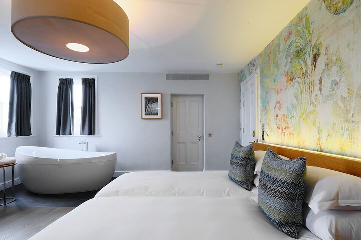 Room 13 of 54