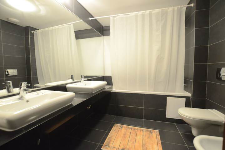 Room 157 of 206