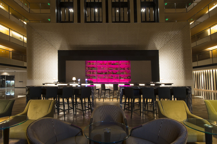 Lounge 87 of 116