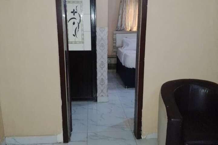 Room 12 of 33