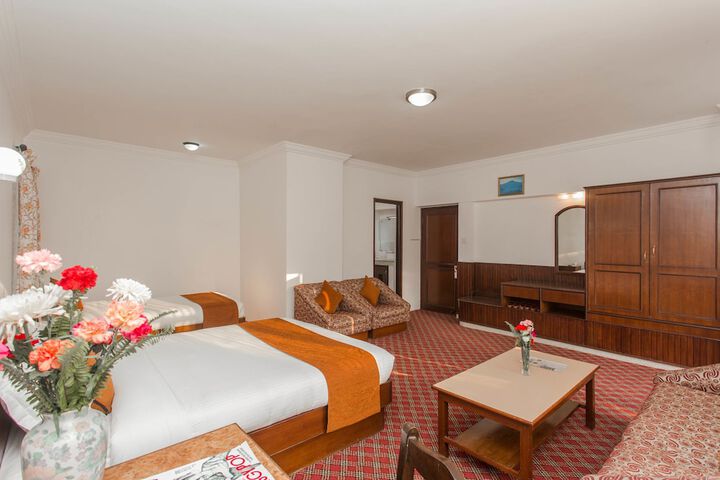 Room 13 of 93