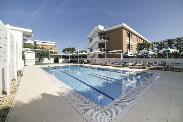 Pool 59 of 139