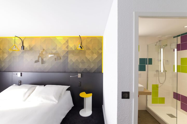 Room 10 of 52