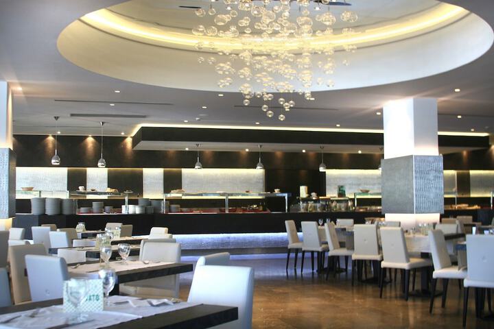 Dining Photos