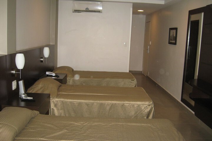 Room 10 of 31