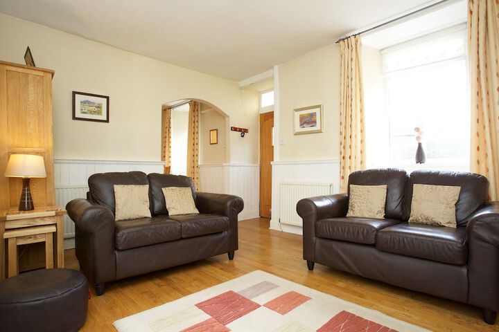 Room 10 of 28