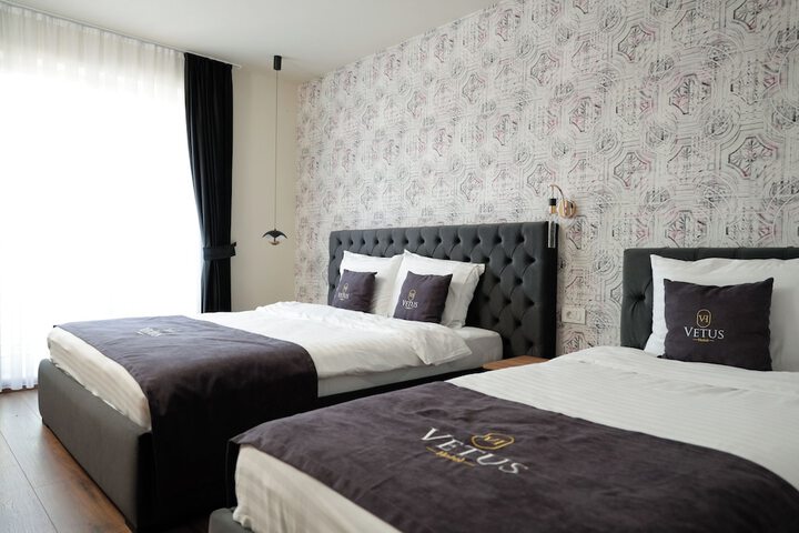 Room 9 of 22