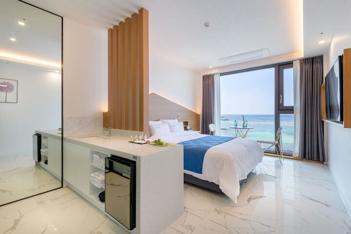 Room 5 of 35